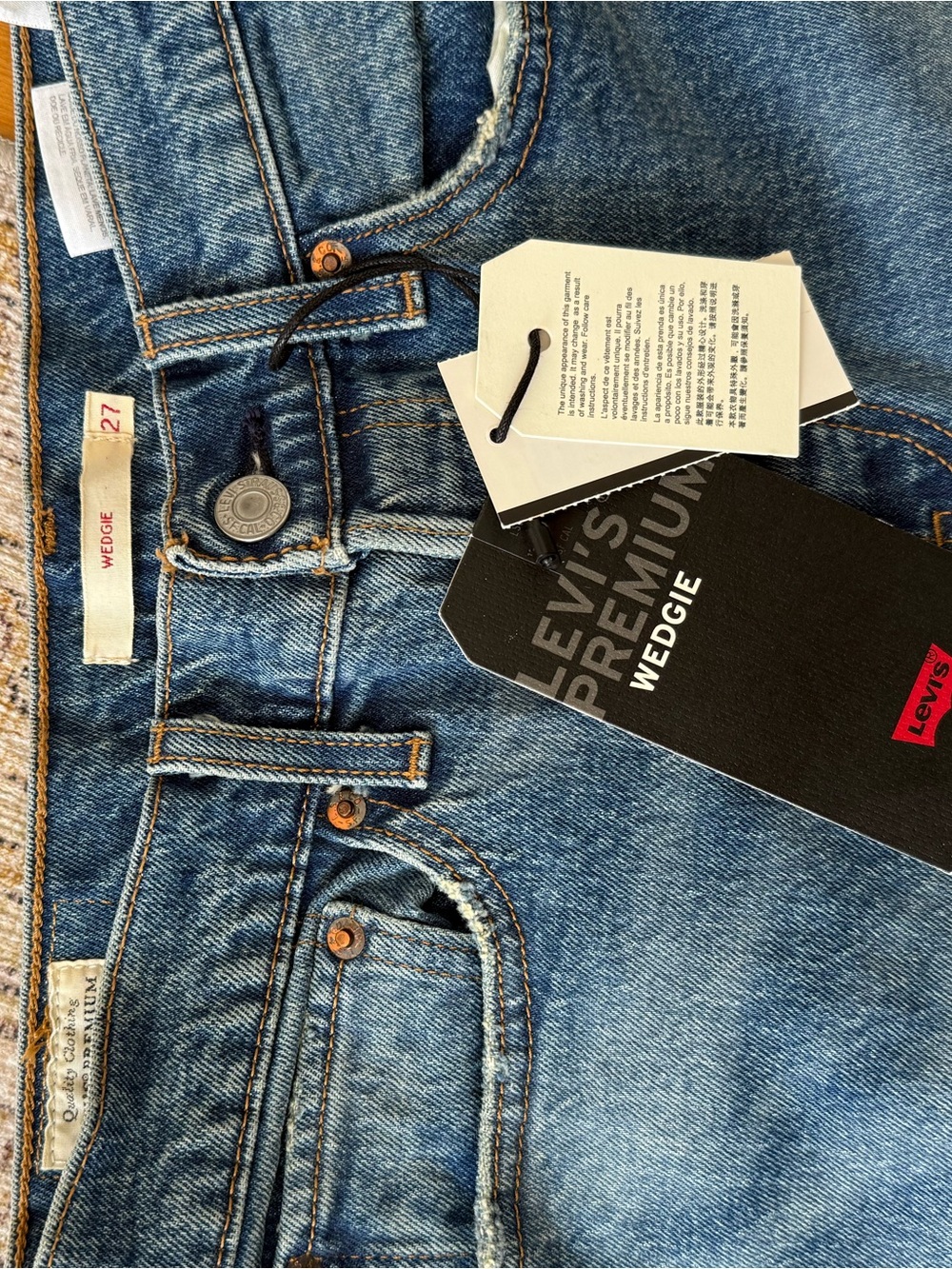 NWT: Levi’s premium wedgie 27x28 - Picture 3 of 4